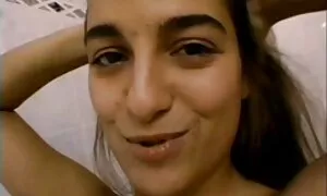 אנה השעיר הקטנה מקבל ...